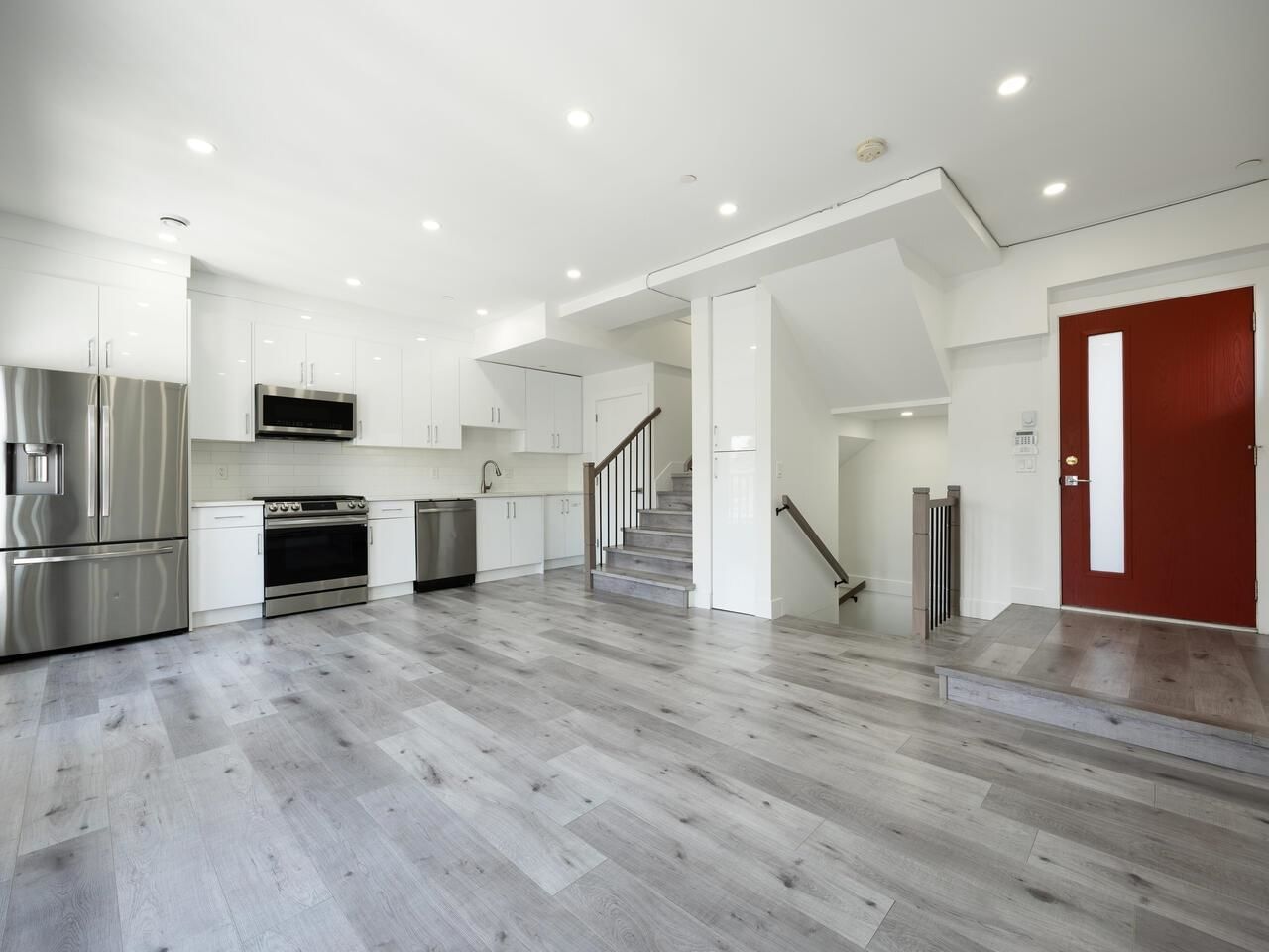 Listing Image 3