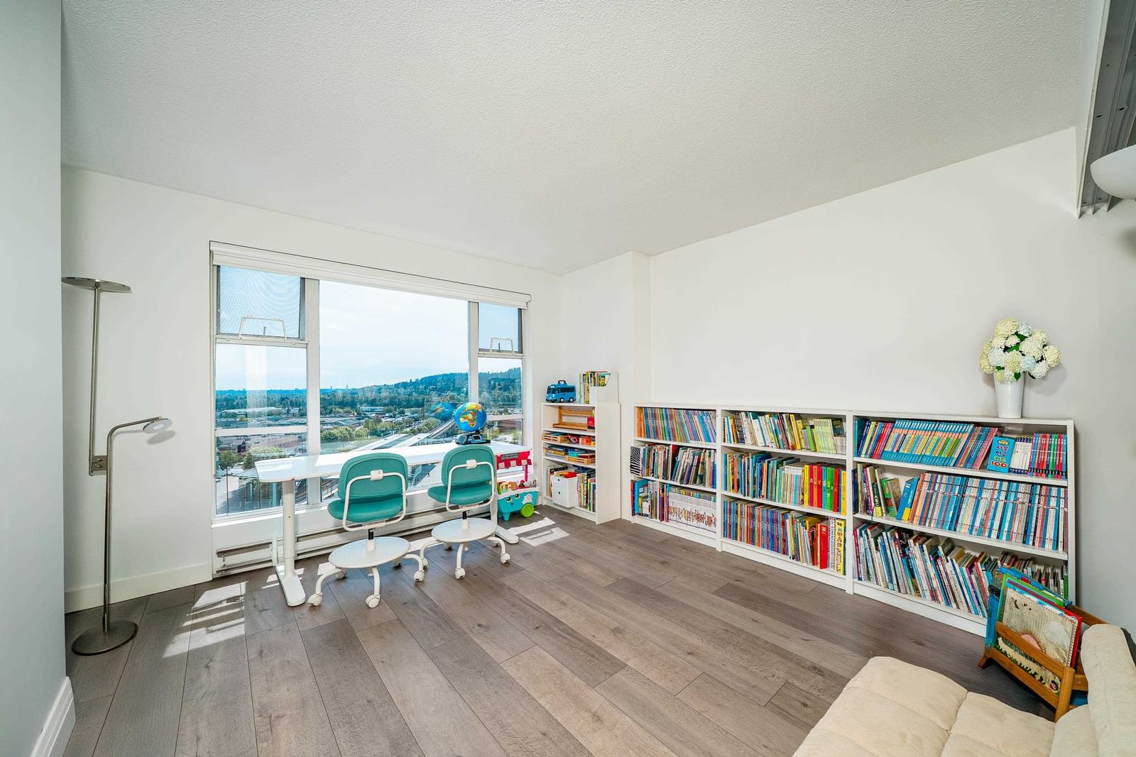 Listing Image 10