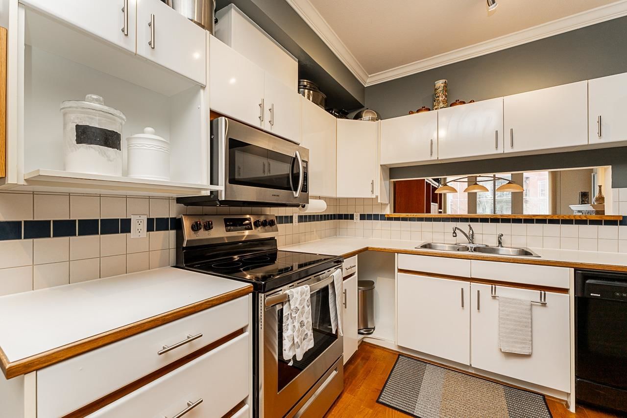 Listing Image 12