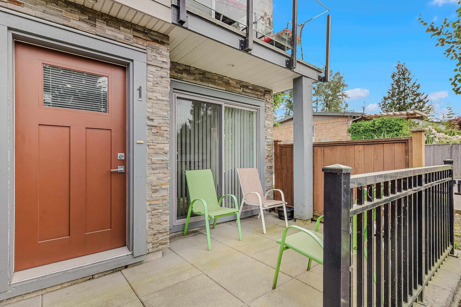 Listing Image 4