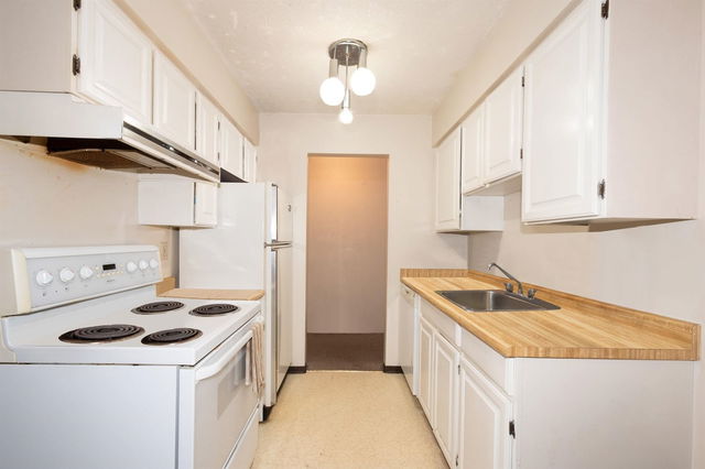 305 - 3680 7th Avenue W
