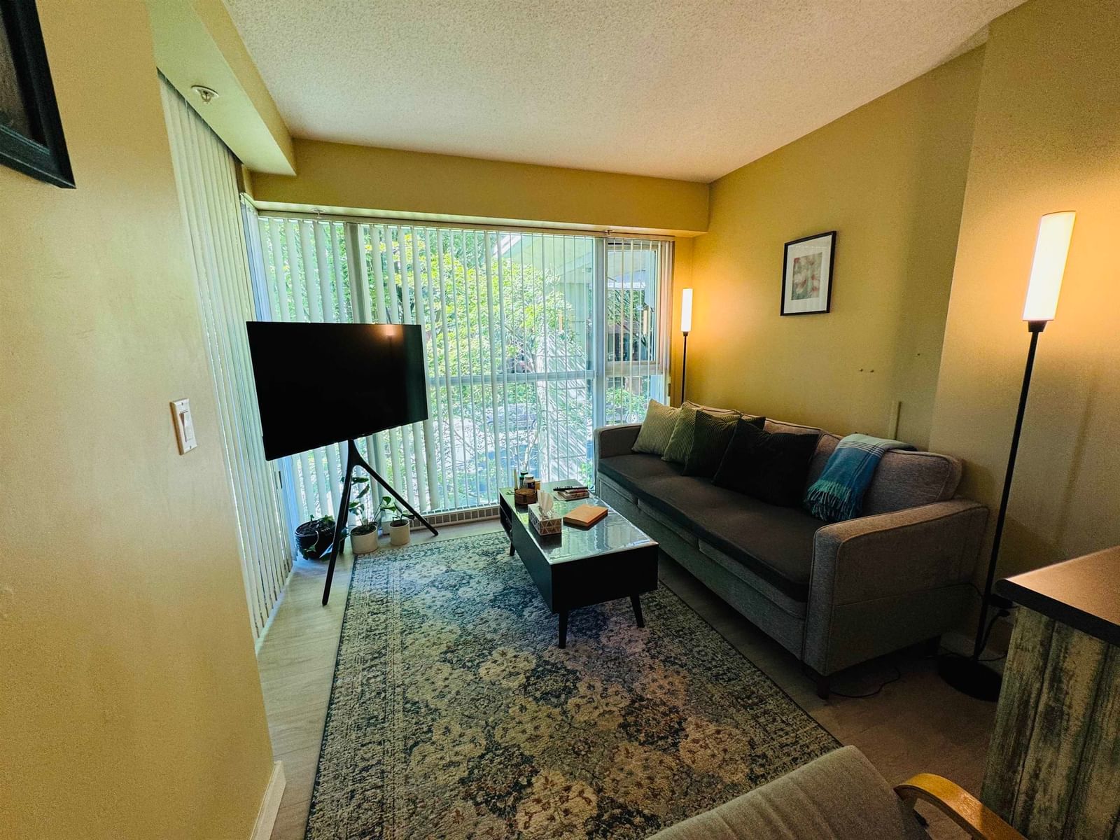 Listing Image 6