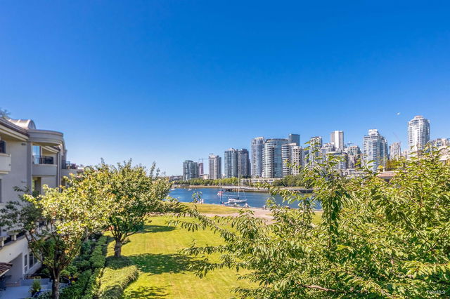 302 - 1869 Spyglass Place