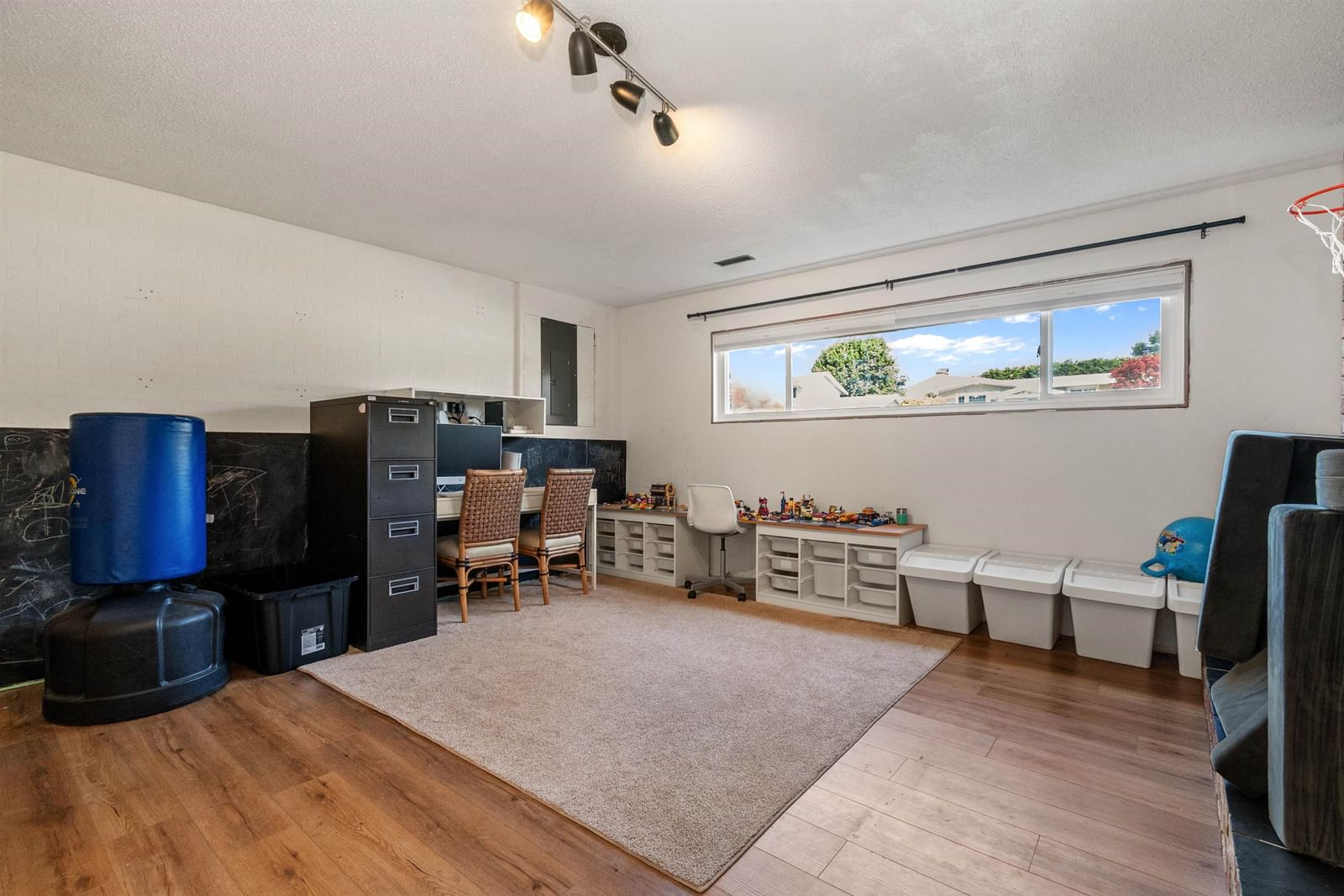 Listing Image 23