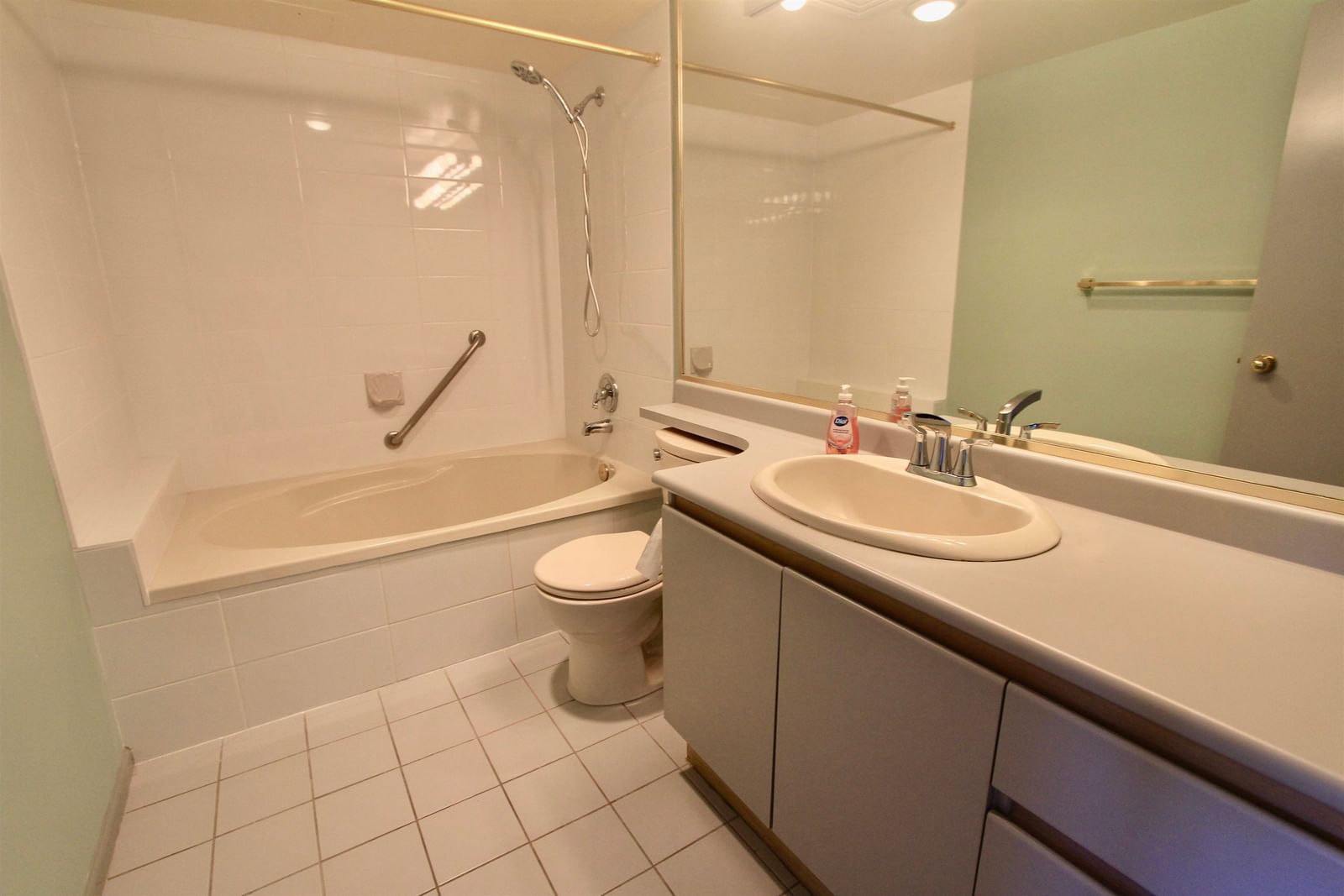 Listing Image 17