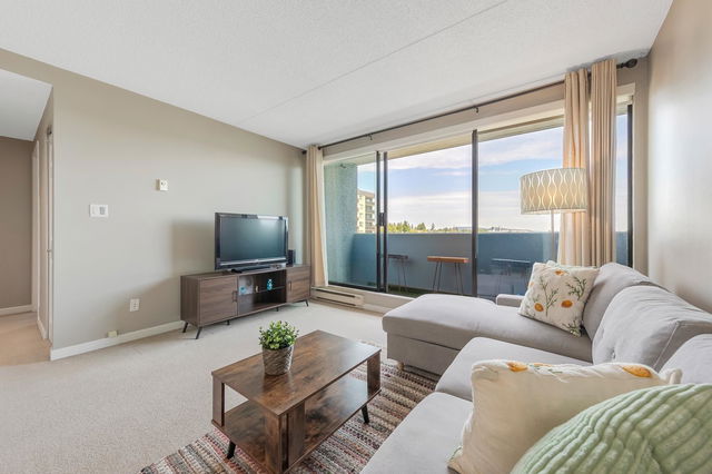 1103 - 110 4th Street W