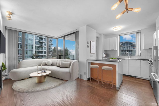605 - 151 2nd Street W