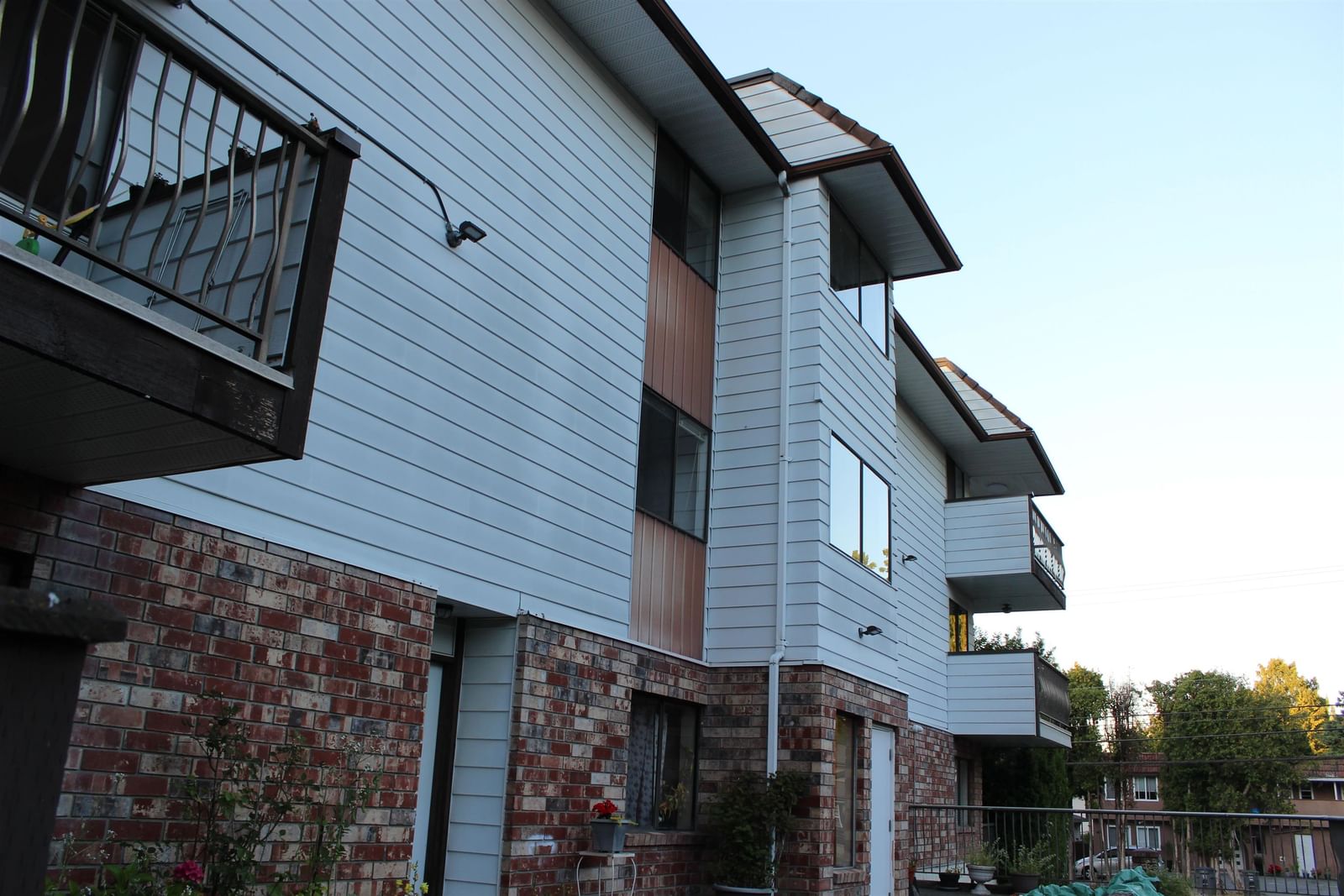 Listing Image 9