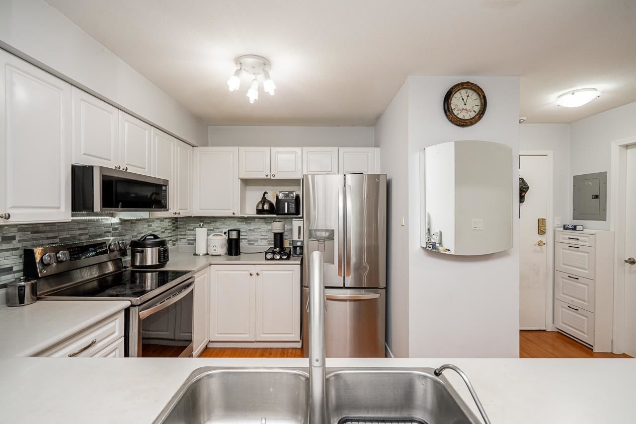 Listing Image 12