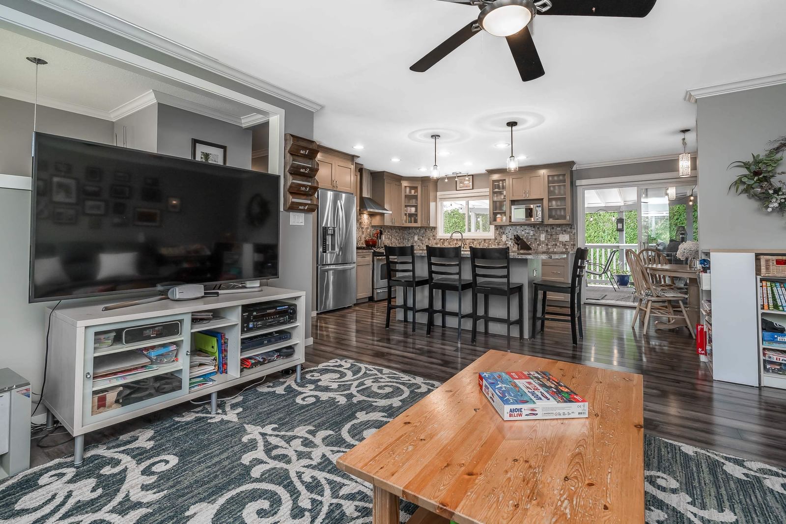 Listing Image 9
