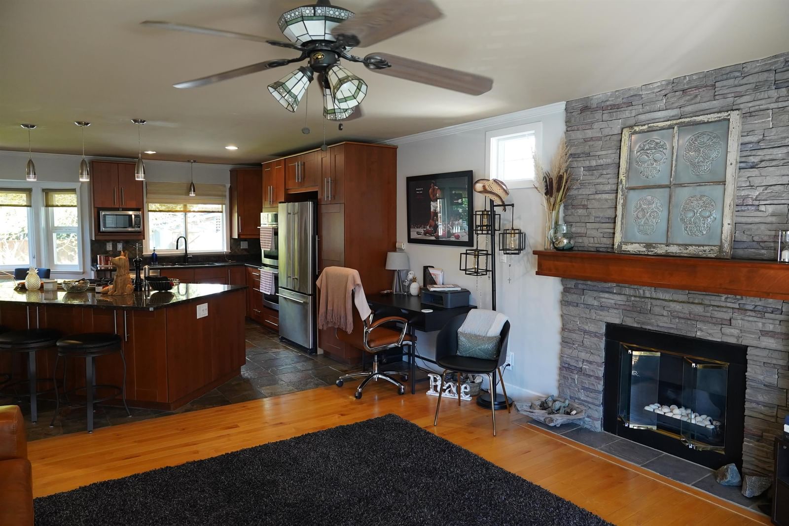 Listing Image 8