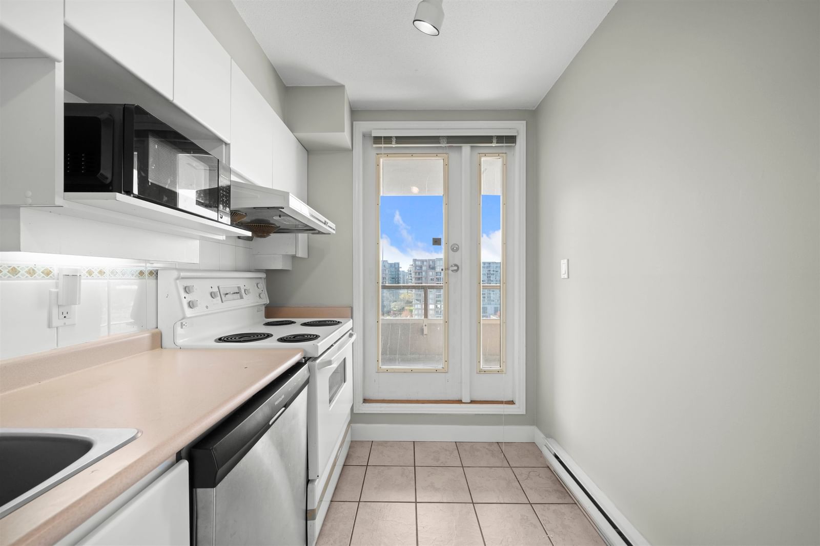 Listing Image 14