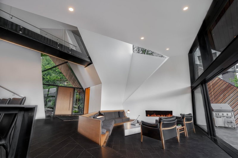 3801 Sunridge Place, Whistler, V8E 0W1 | Image 2