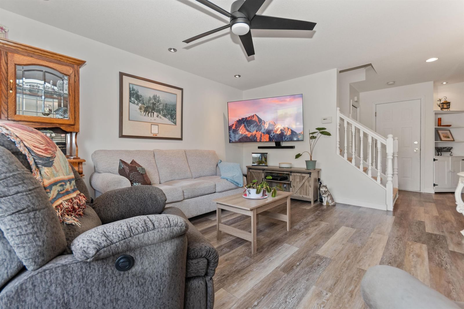 Listing Image 14