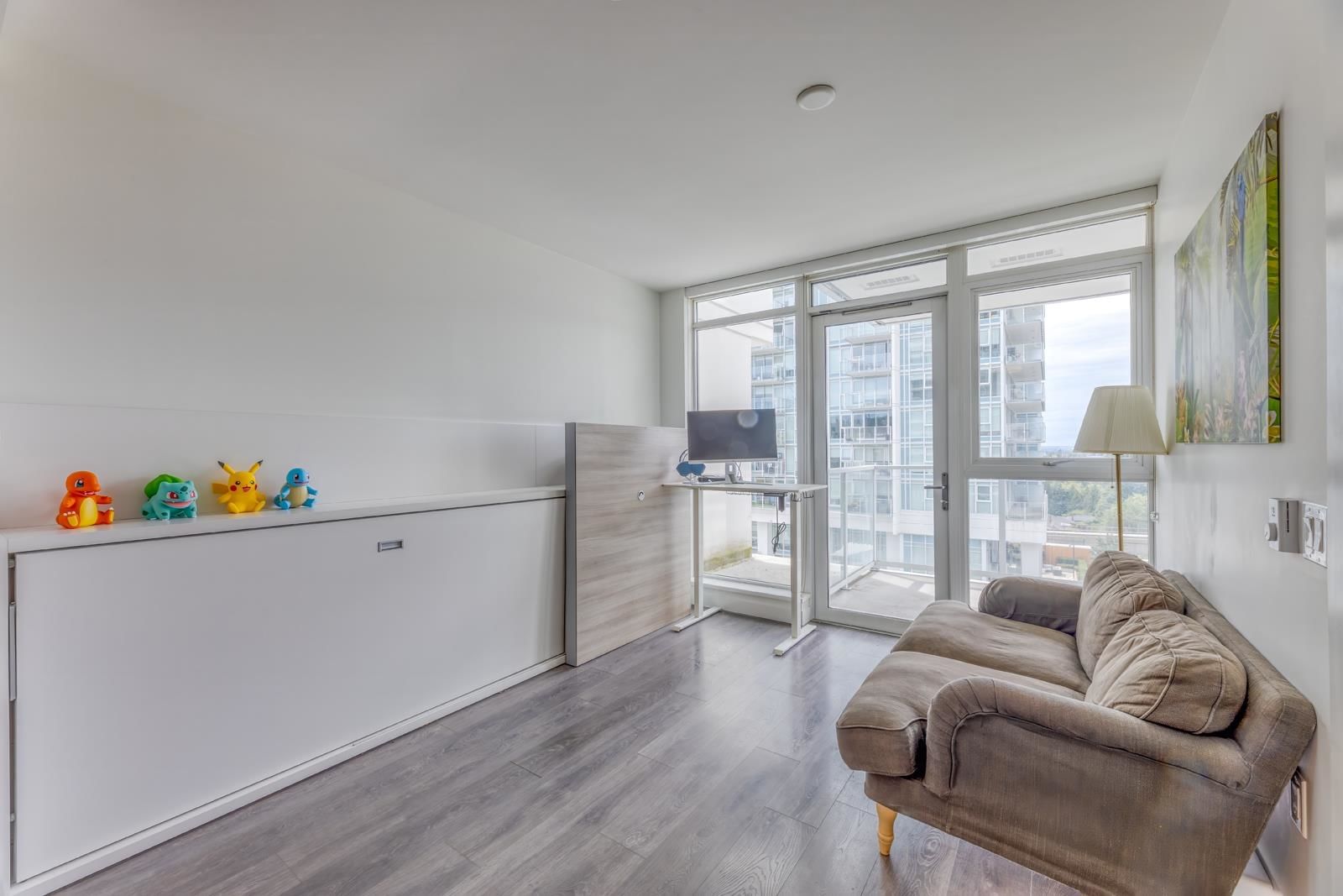 Listing Image 9