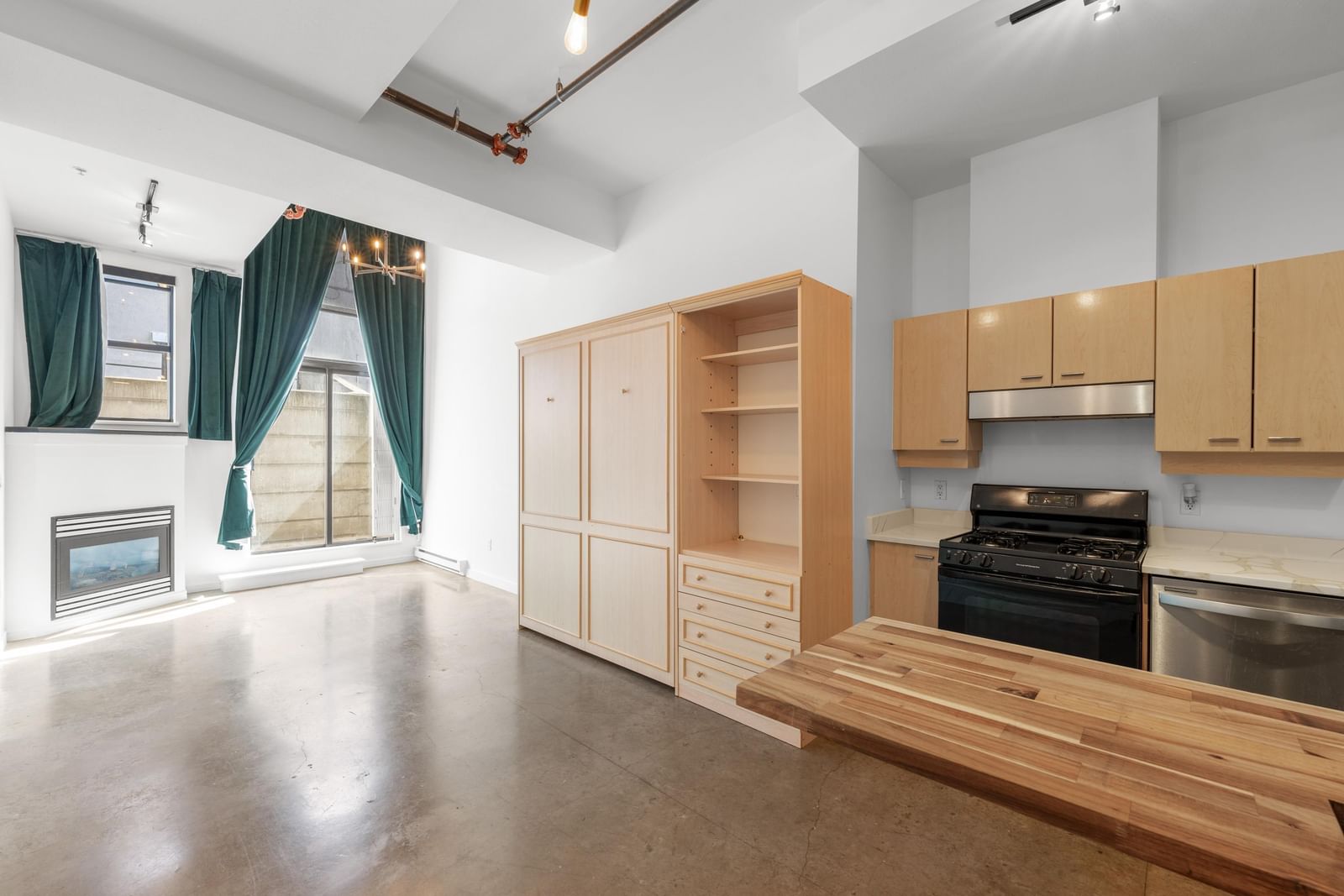 Listing Image 5