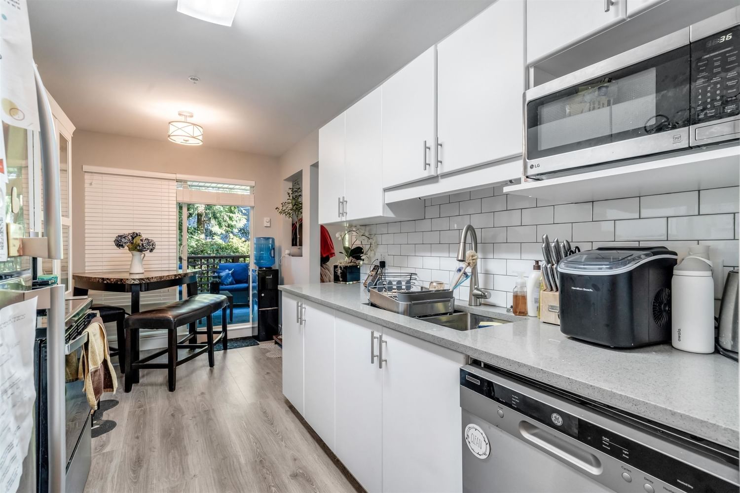 Listing Image 10