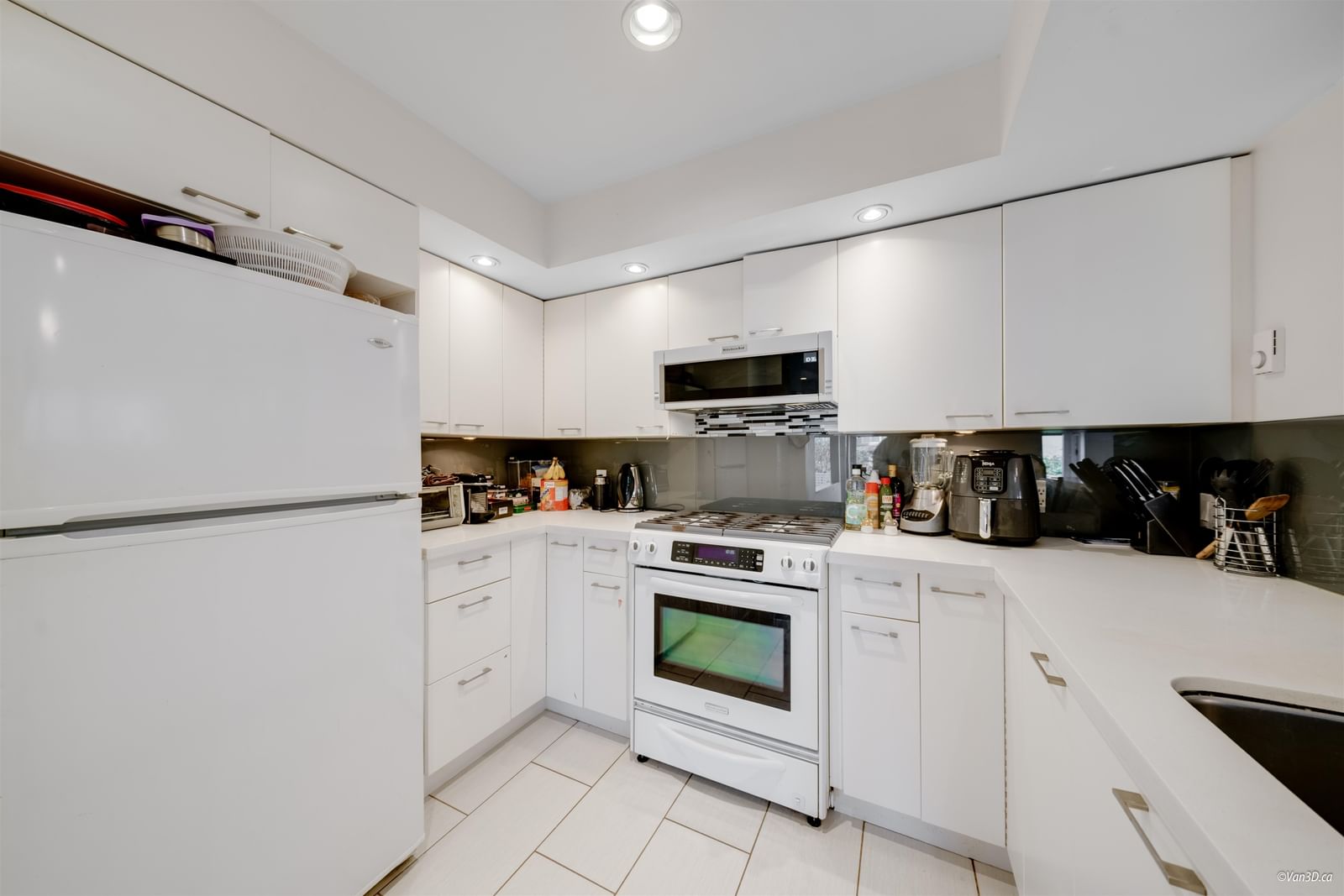 Listing Image 16