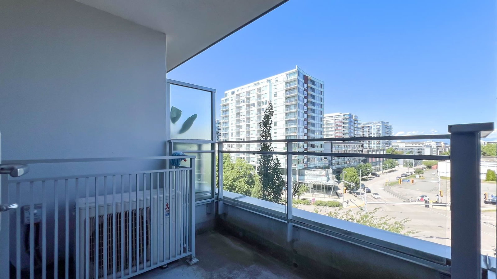 Listing Image 8