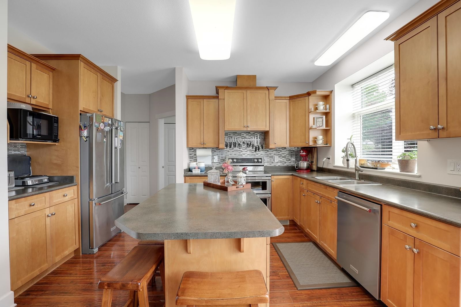 Listing Image 12