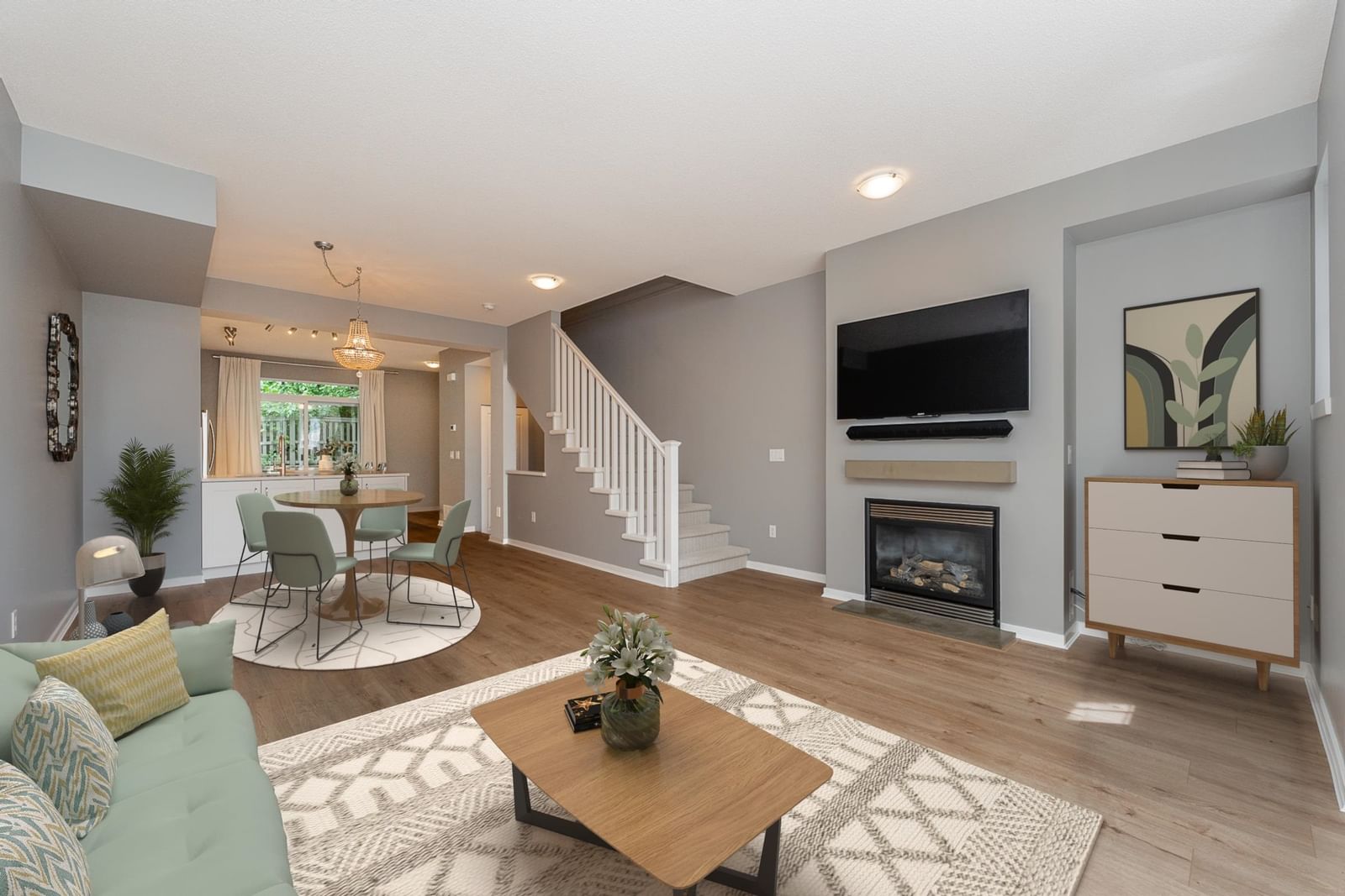 Listing Image 12