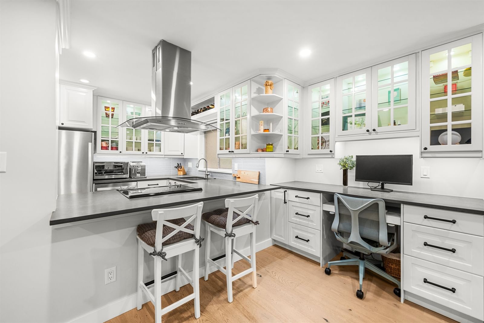 Listing Image 8