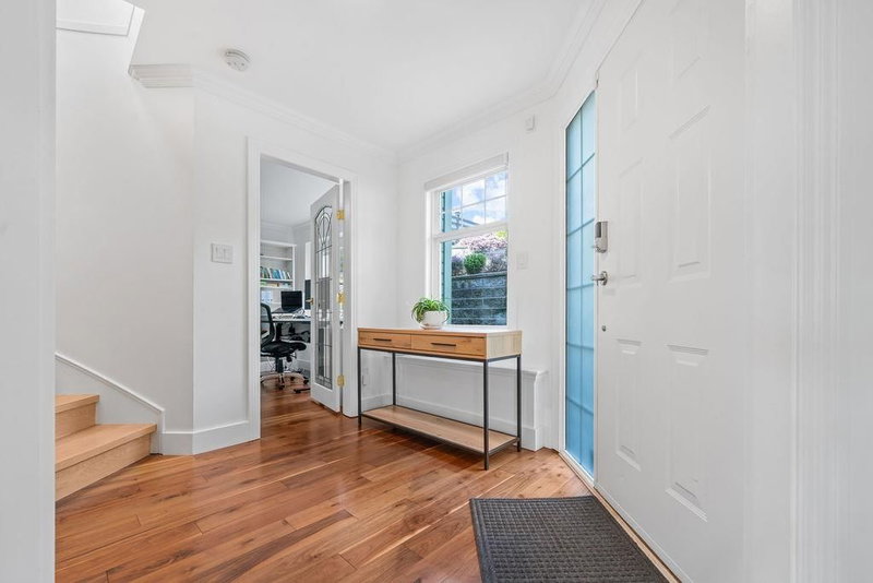 1075 Adderley Street, North Vancouver, V7L 1T4 | Image 2