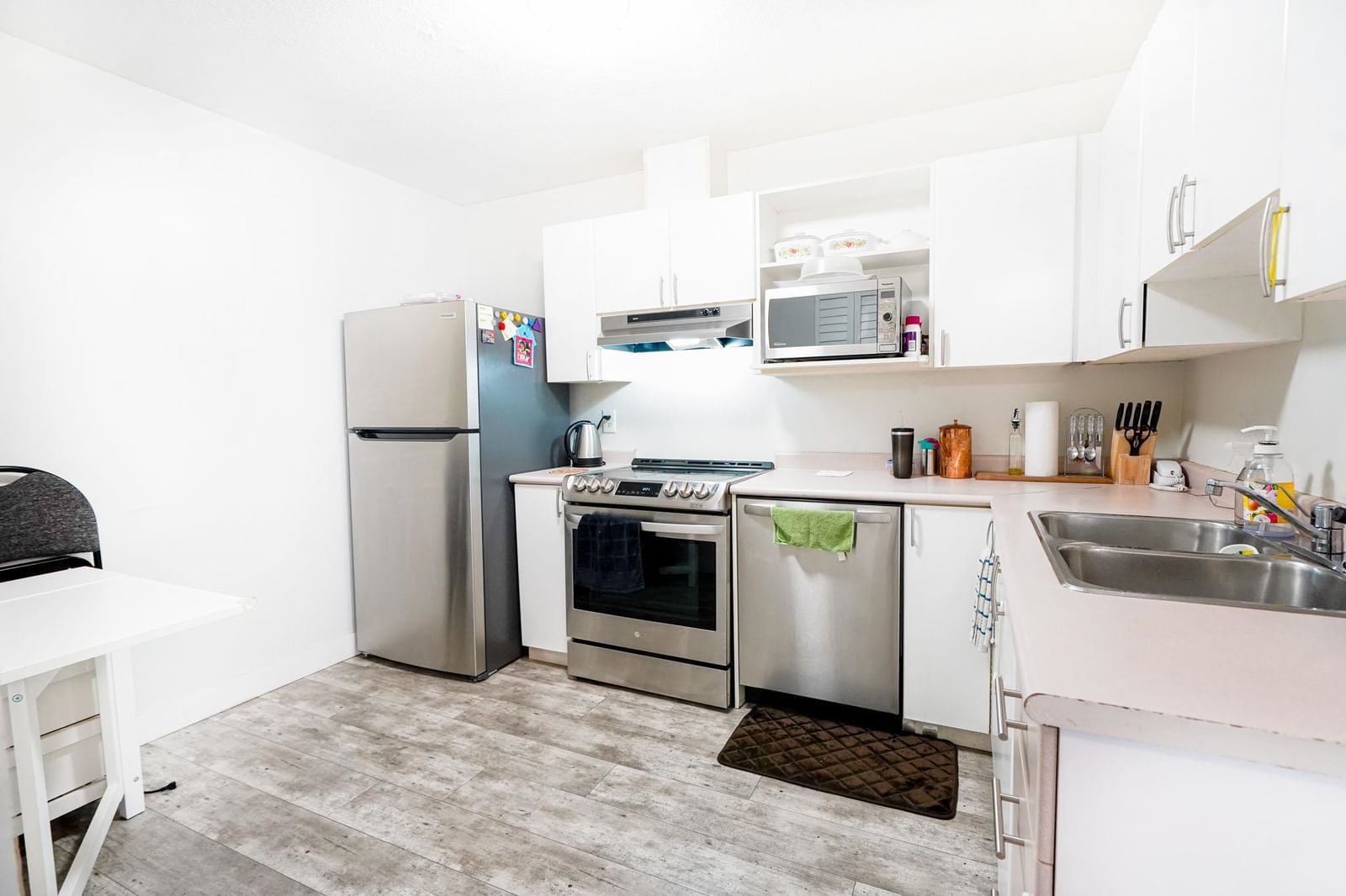 Listing Image 10