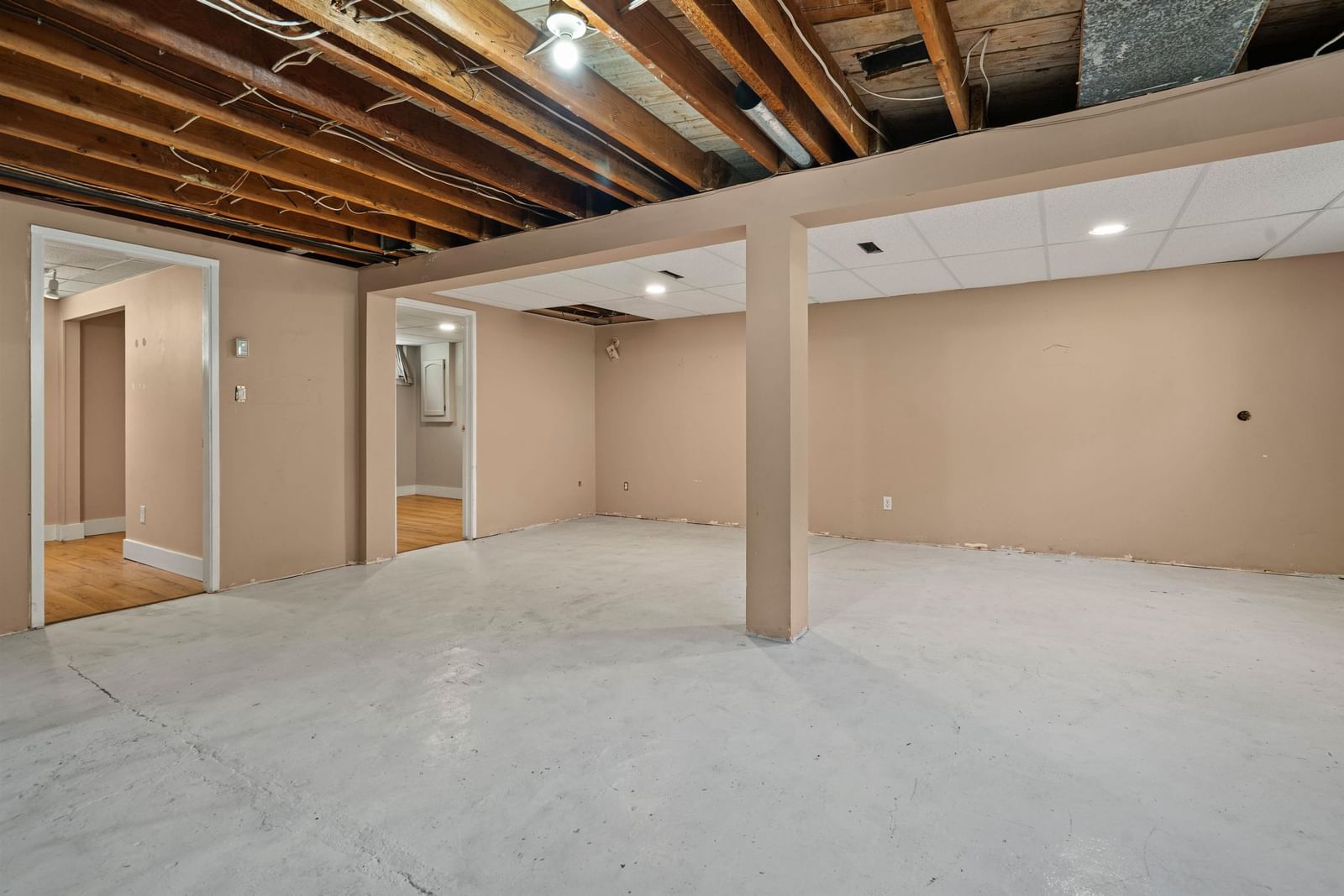 Listing Image 16