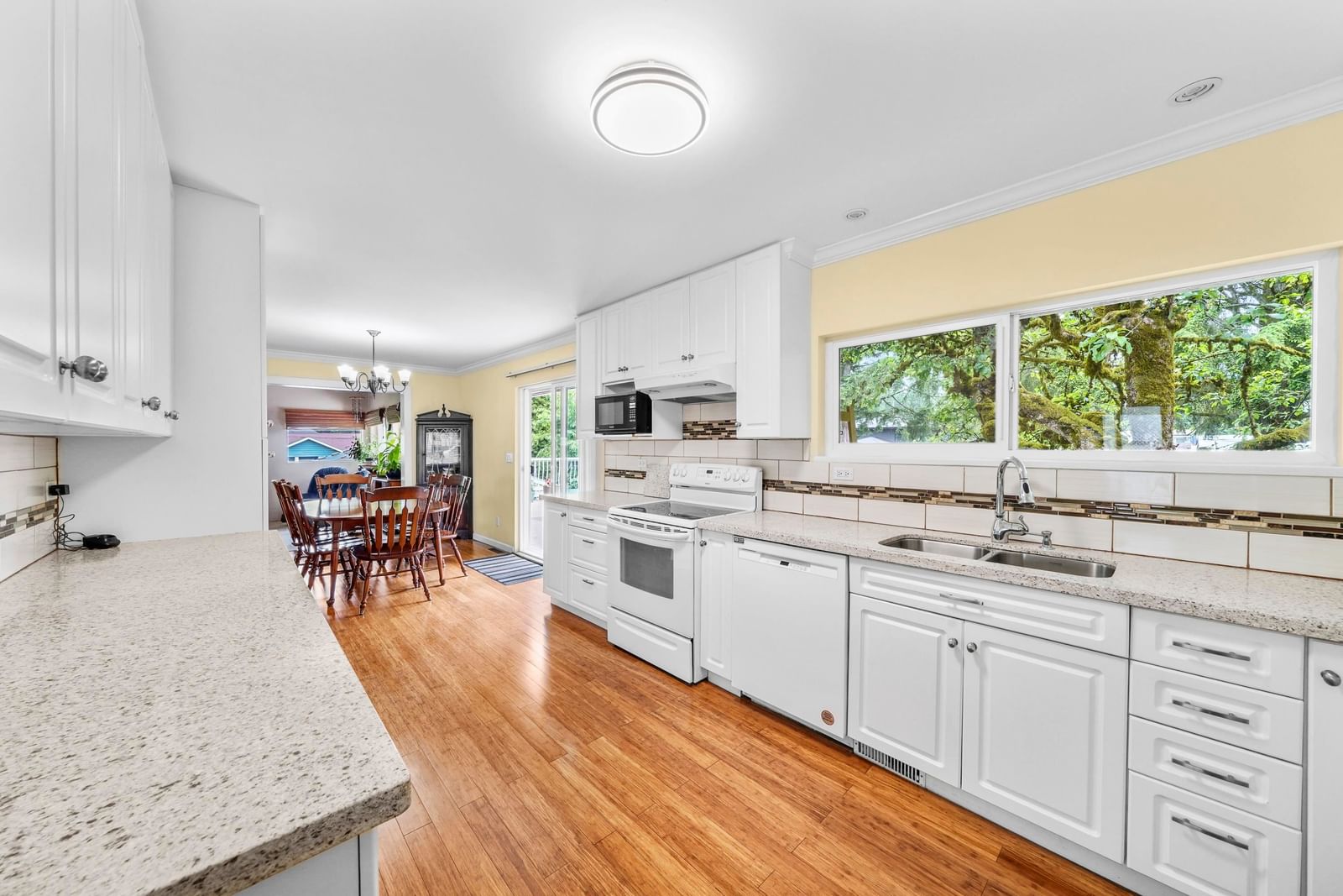 Listing Image 13