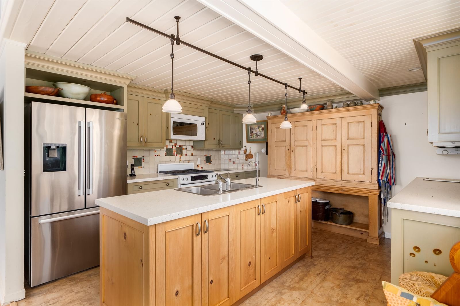 Listing Image 11