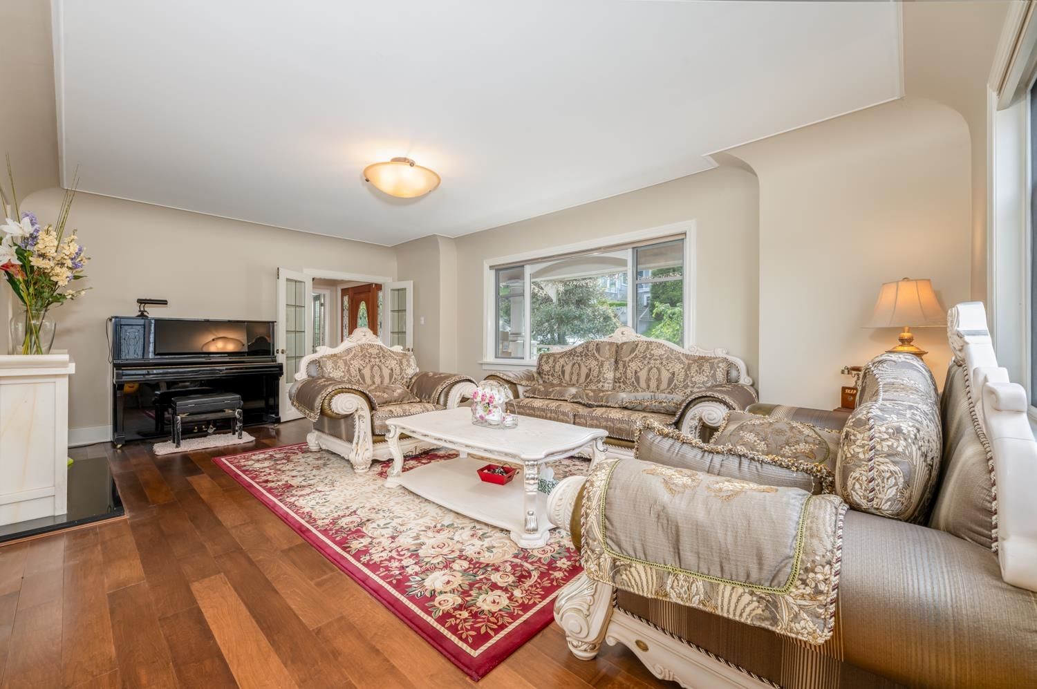 Listing Image 11