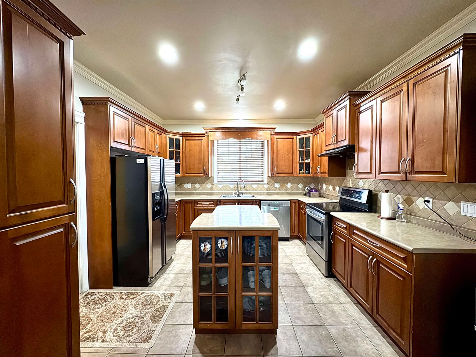 Listing Image 12