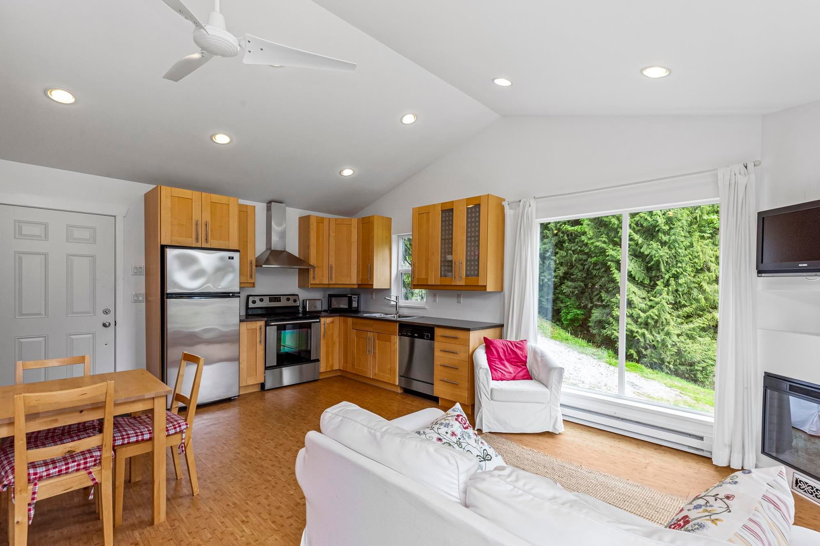 Listing Image 9