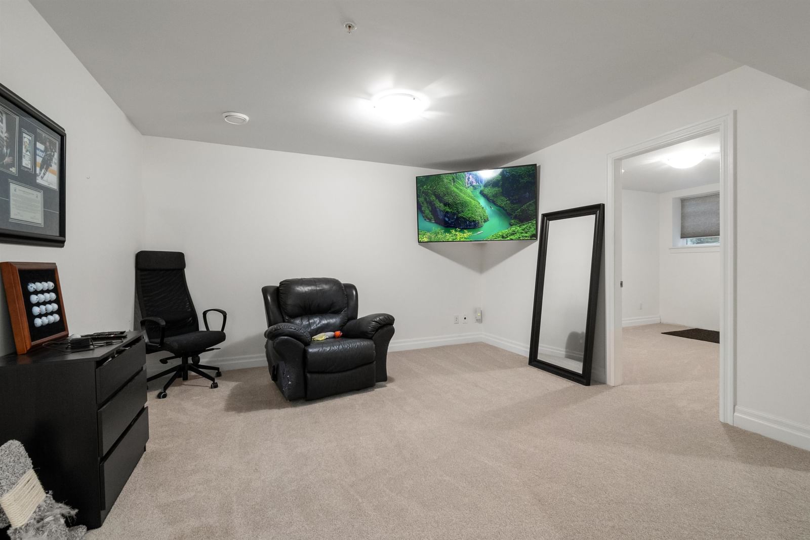 Listing Image 25