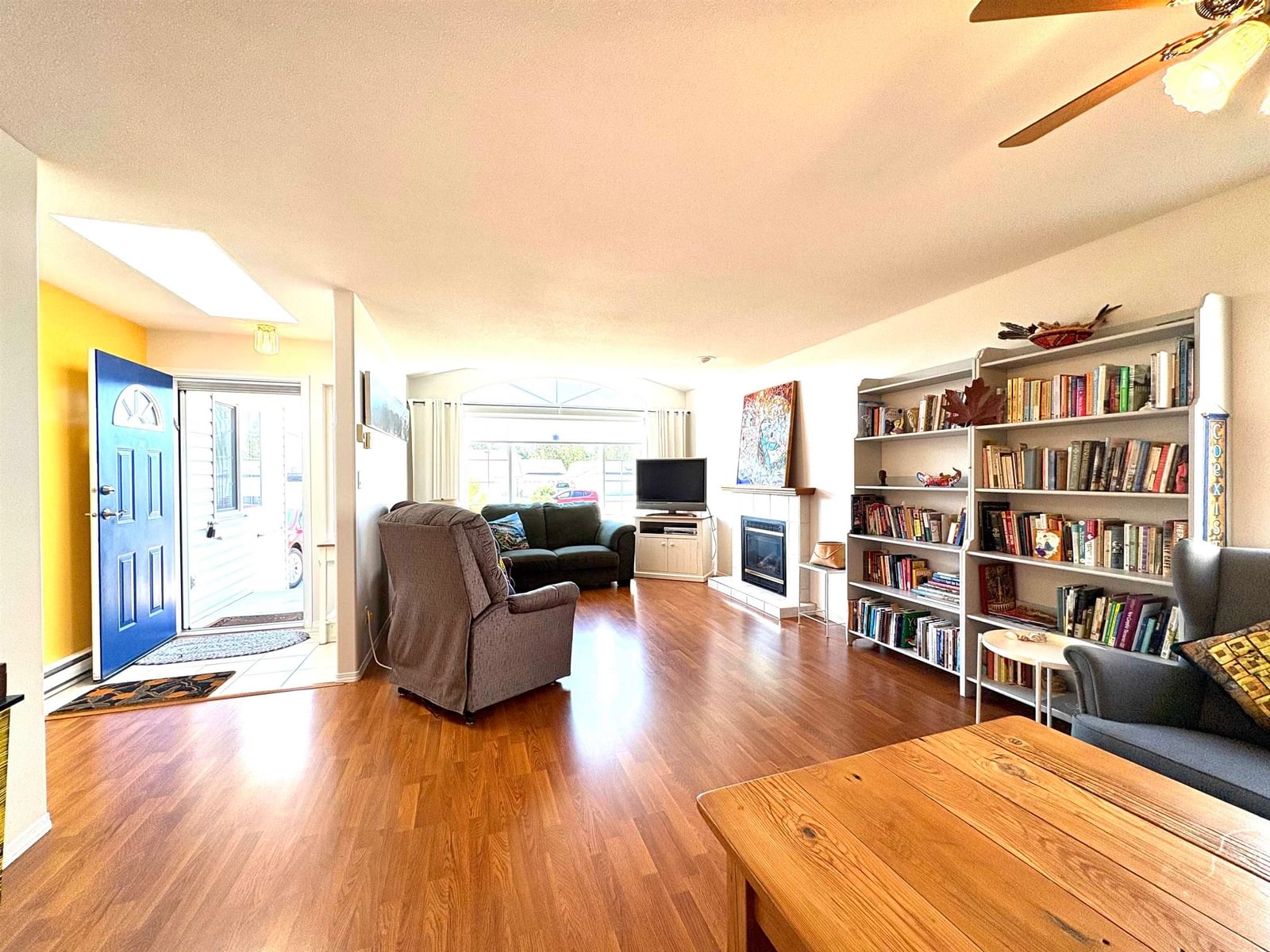 Listing Image 5