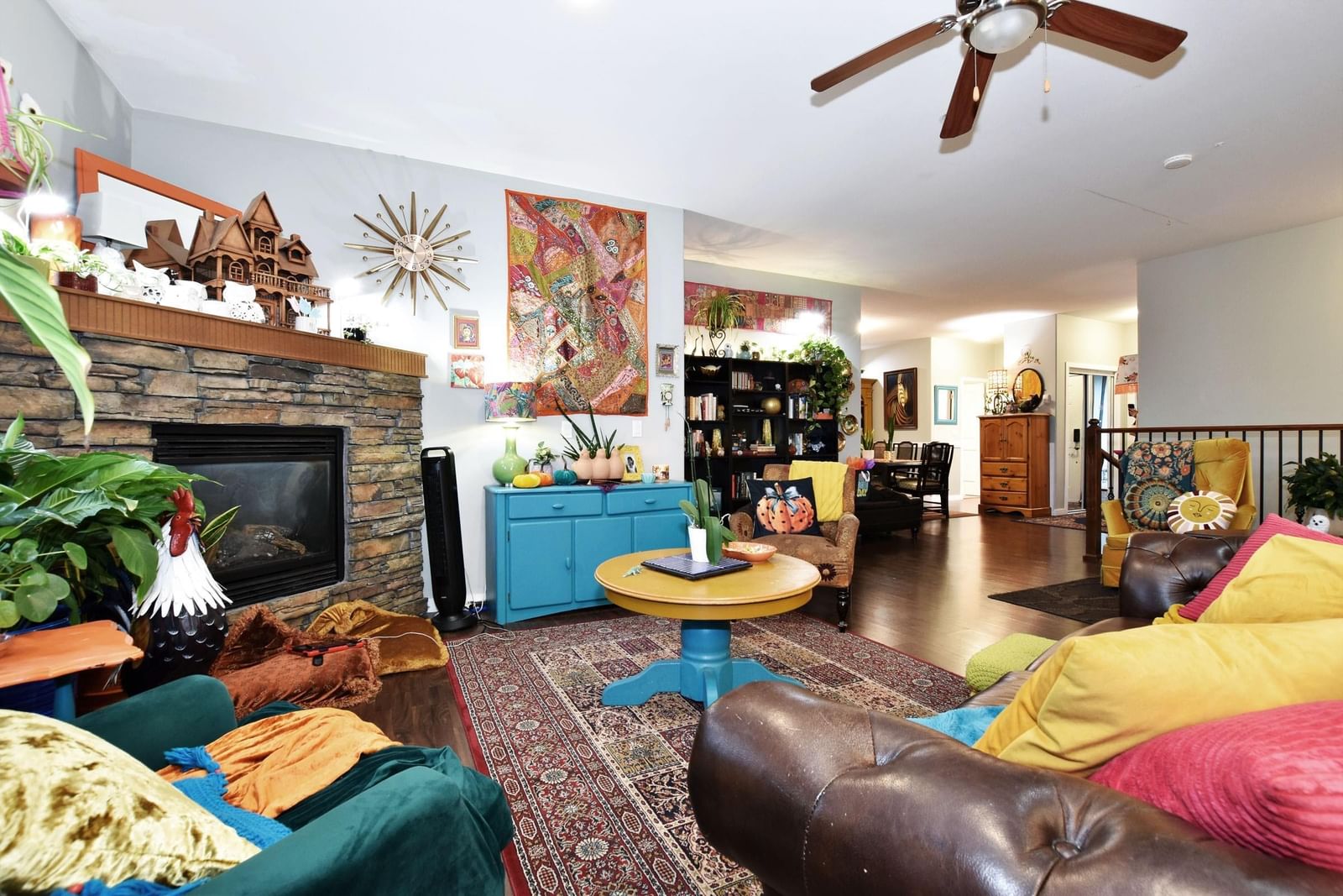 Listing Image 5