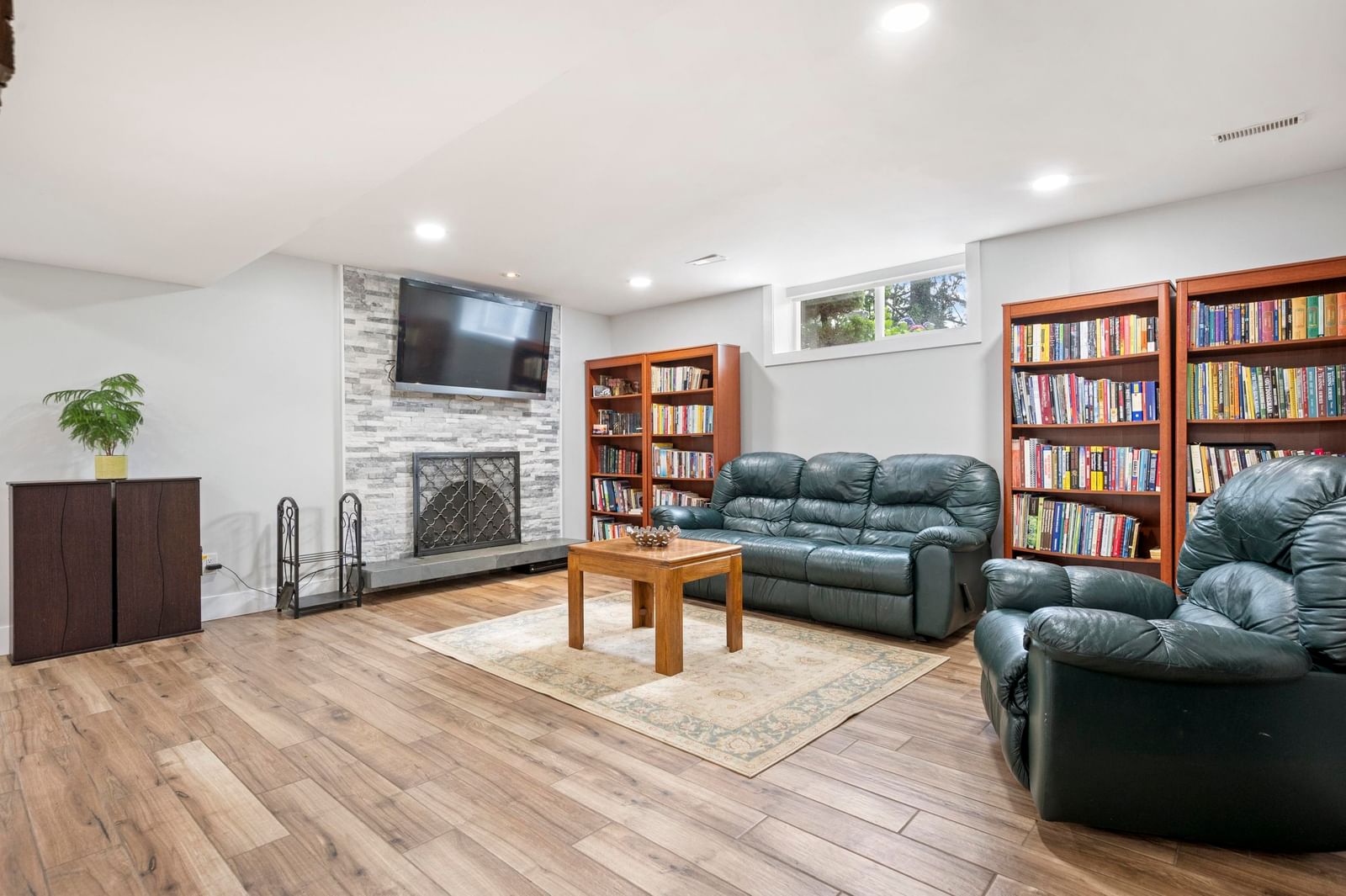 Listing Image 18