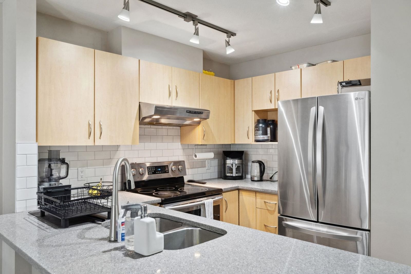 Listing Image 9