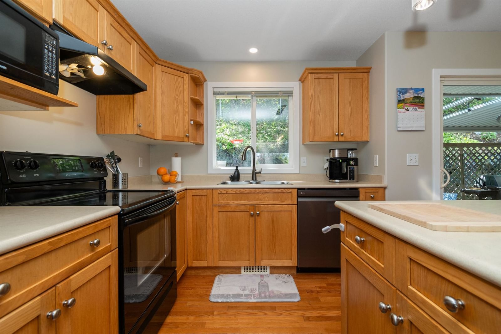 Listing Image 12