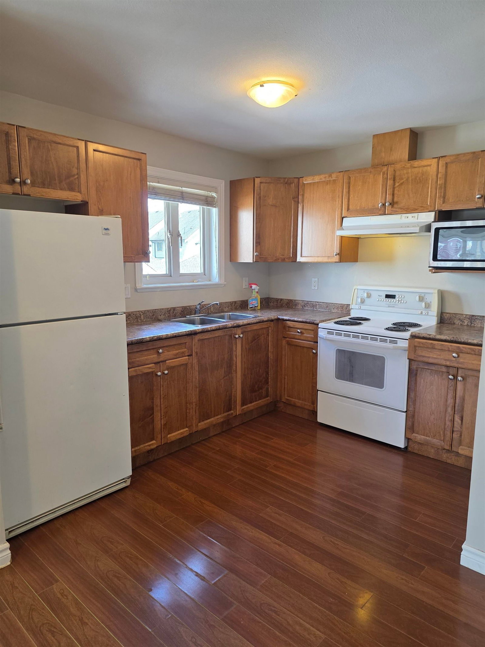 Listing Image 17