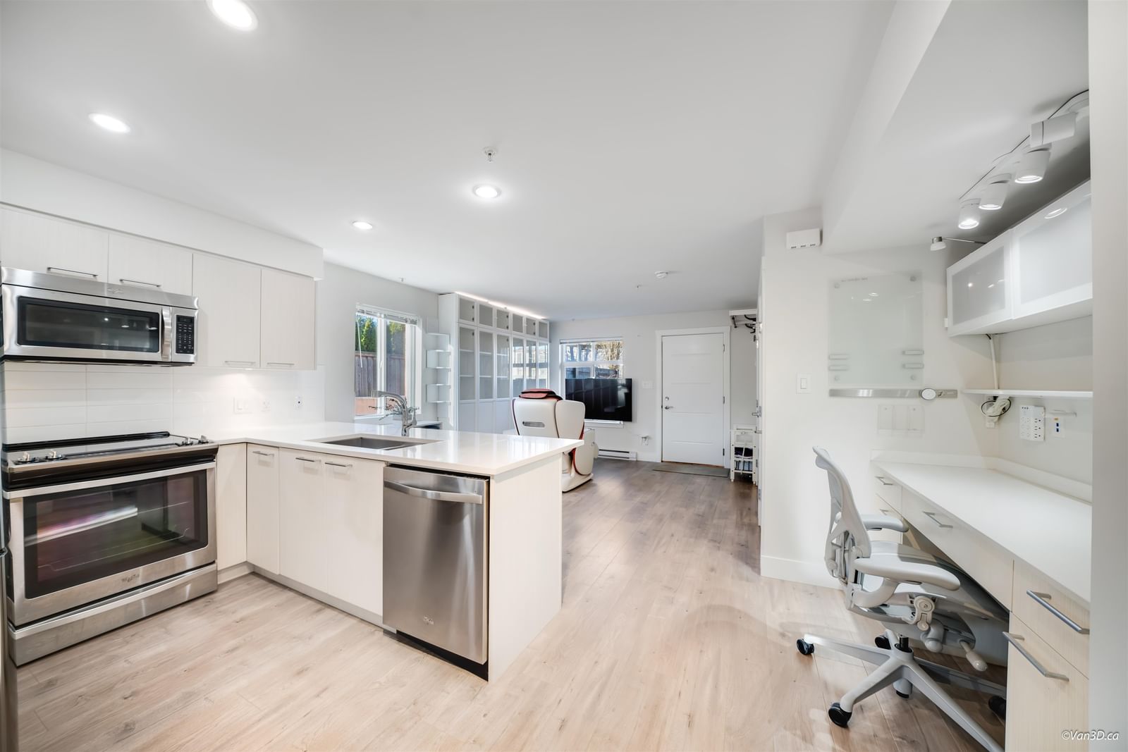 Listing Image 15