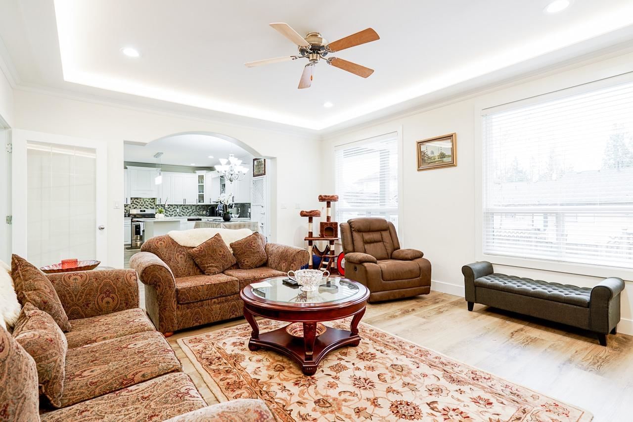 Listing Image 18