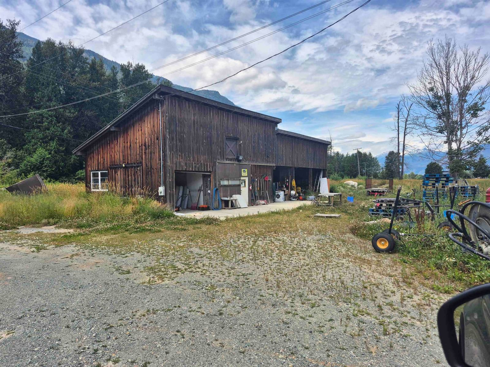 Listing Image 3