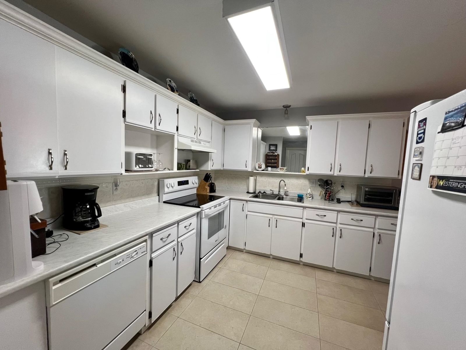 Listing Image 12