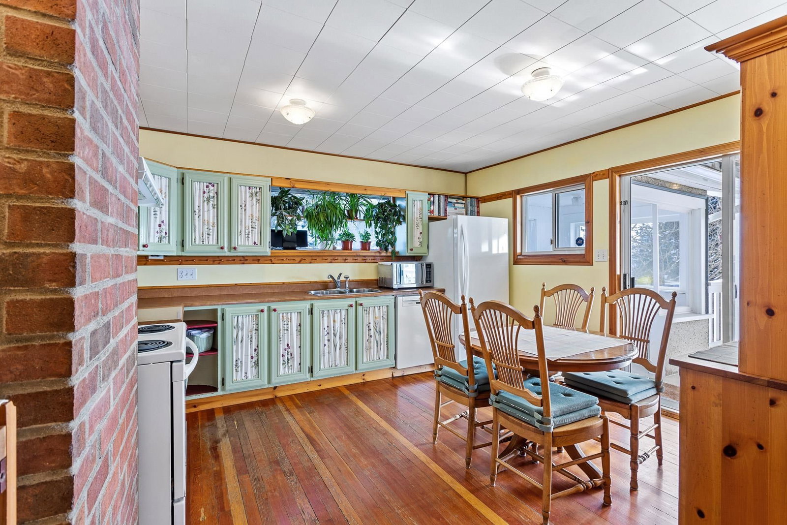 Listing Image 11