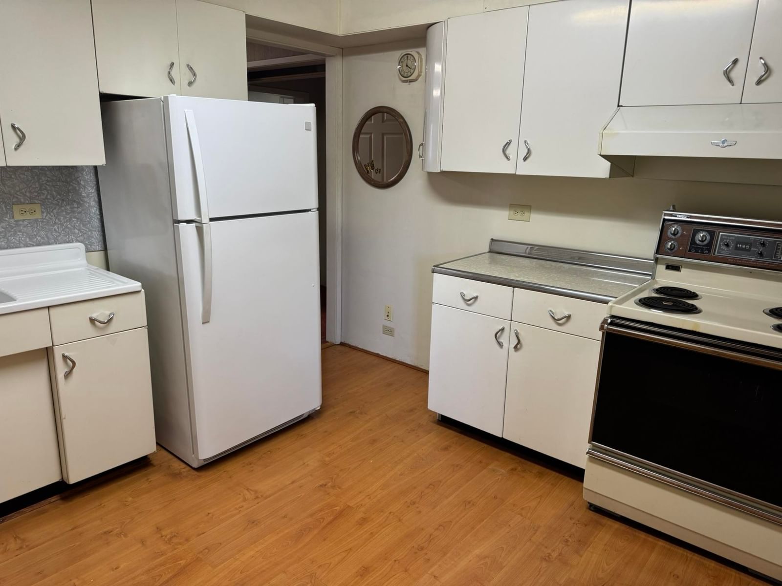 Listing Image 16