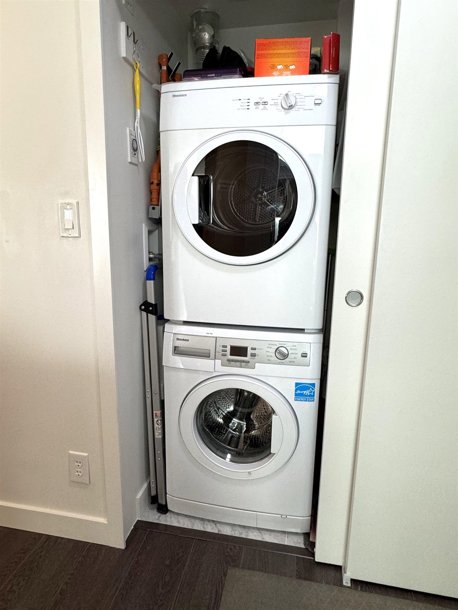 Listing Image 12