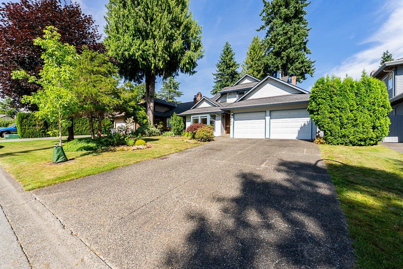 10672 Glenwood Drive, Surrey, V4N 1T6 | Image 2