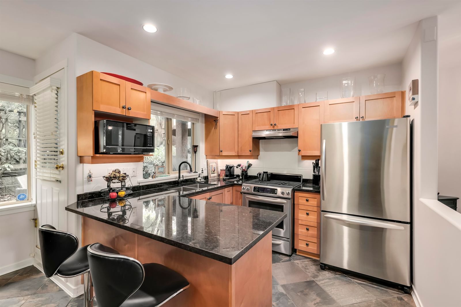 Listing Image 11